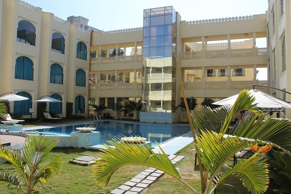 Club Mahindra Udaipur Hotel Luaran gambar