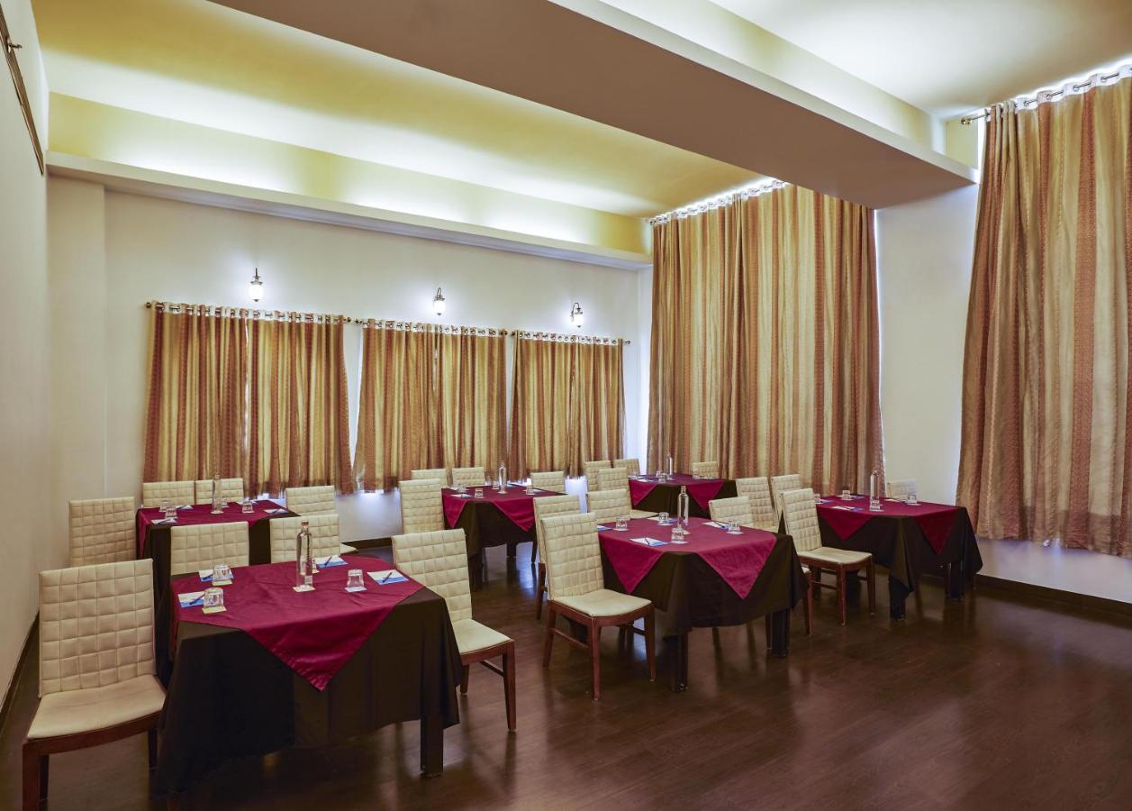 Club Mahindra Udaipur Hotel Luaran gambar