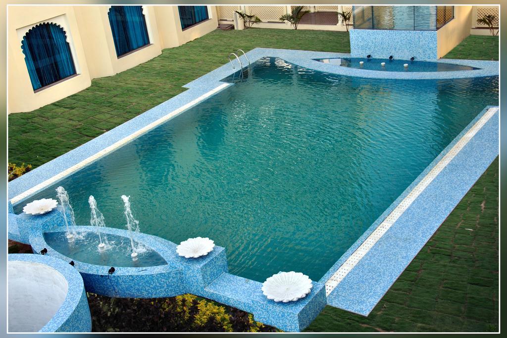 Club Mahindra Udaipur Hotel Luaran gambar