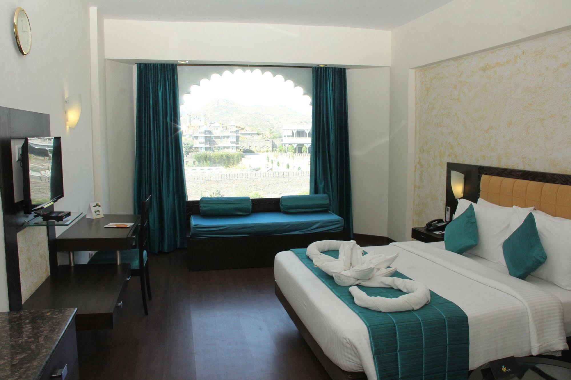 Club Mahindra Udaipur Hotel Luaran gambar