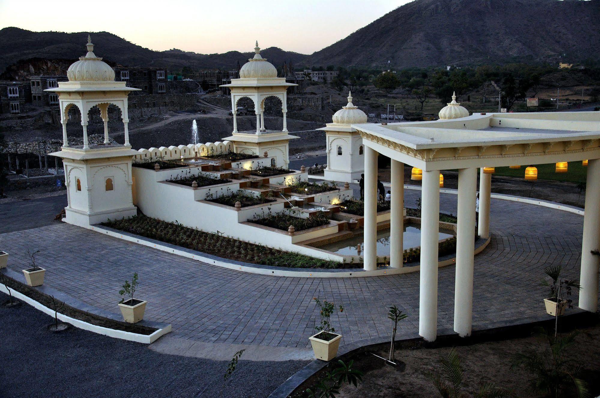 Club Mahindra Udaipur Hotel Luaran gambar